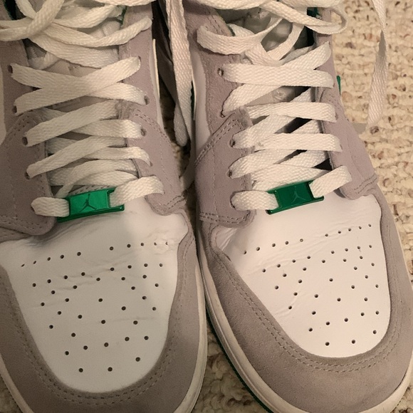 Jordan 1 Mid SE grey green - 10.5 men’s - Picture 4 of 8